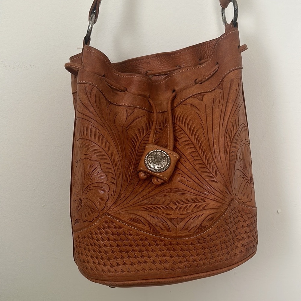 Vintage American West tan leather bucket bag